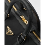 プラダ Re-Edition 1978 Re-Nylon xサフィアーノレザー ミディアム トップハンドルバッグ 1BB233_R064
