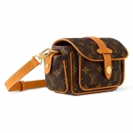 LOUIS VUITTON ヴィンテージ風 カーゴ ウェアラブル ウォレット M14742