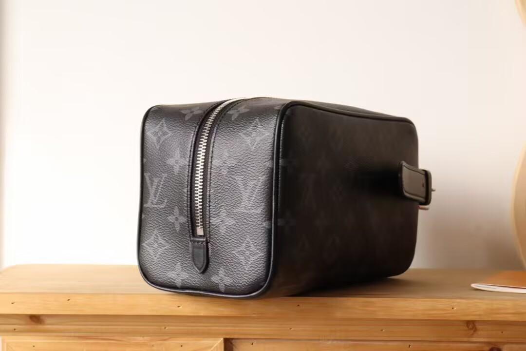 ルイヴィトン ロッカー ドップ・キット モノグラム・エクリプス M83113