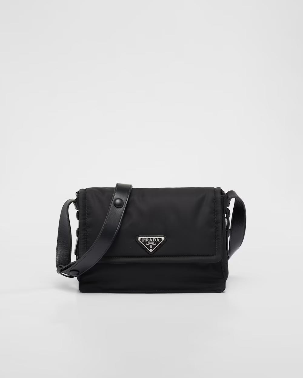 プラダ スモール パデッド Re-Nylon ショルダーバッグ 1BD313_RDLN