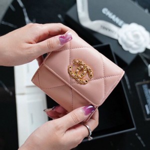 シャネル代引き  19 ミニ財布 三つ折り  フラップウォレット AP1789
