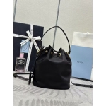 プラダ バケットバッグ Re-Edition 1978 Re-Nylon リナイロン 1BE067 WOP RV44 レディース
