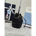 プラダ バケットバッグ Re-Edition 1978 Re-Nylon リナイロン 1BE067 WOP RV44 レディース