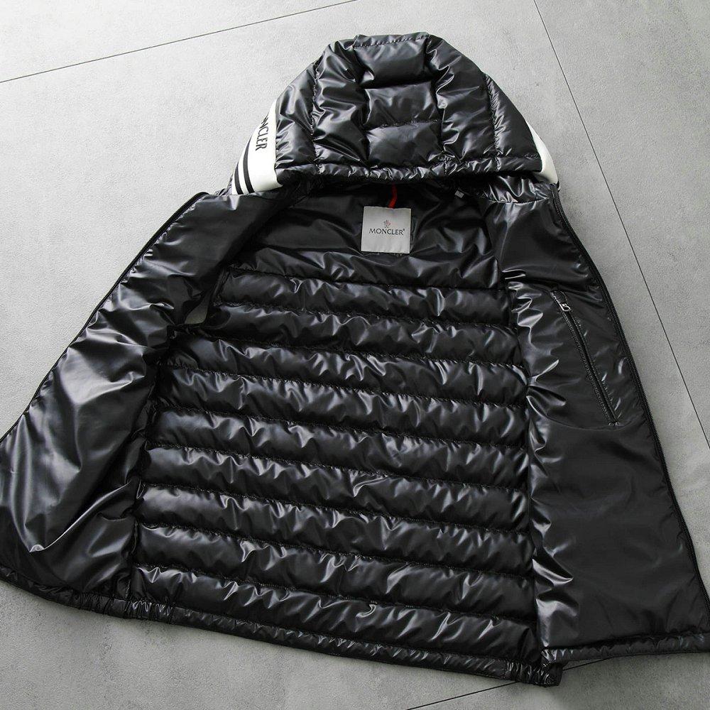 モンクレール ダウンベスト CLAI GILET クライ ジレ メンズ フード付き ロゴパッチ 1A00057 595ZJ