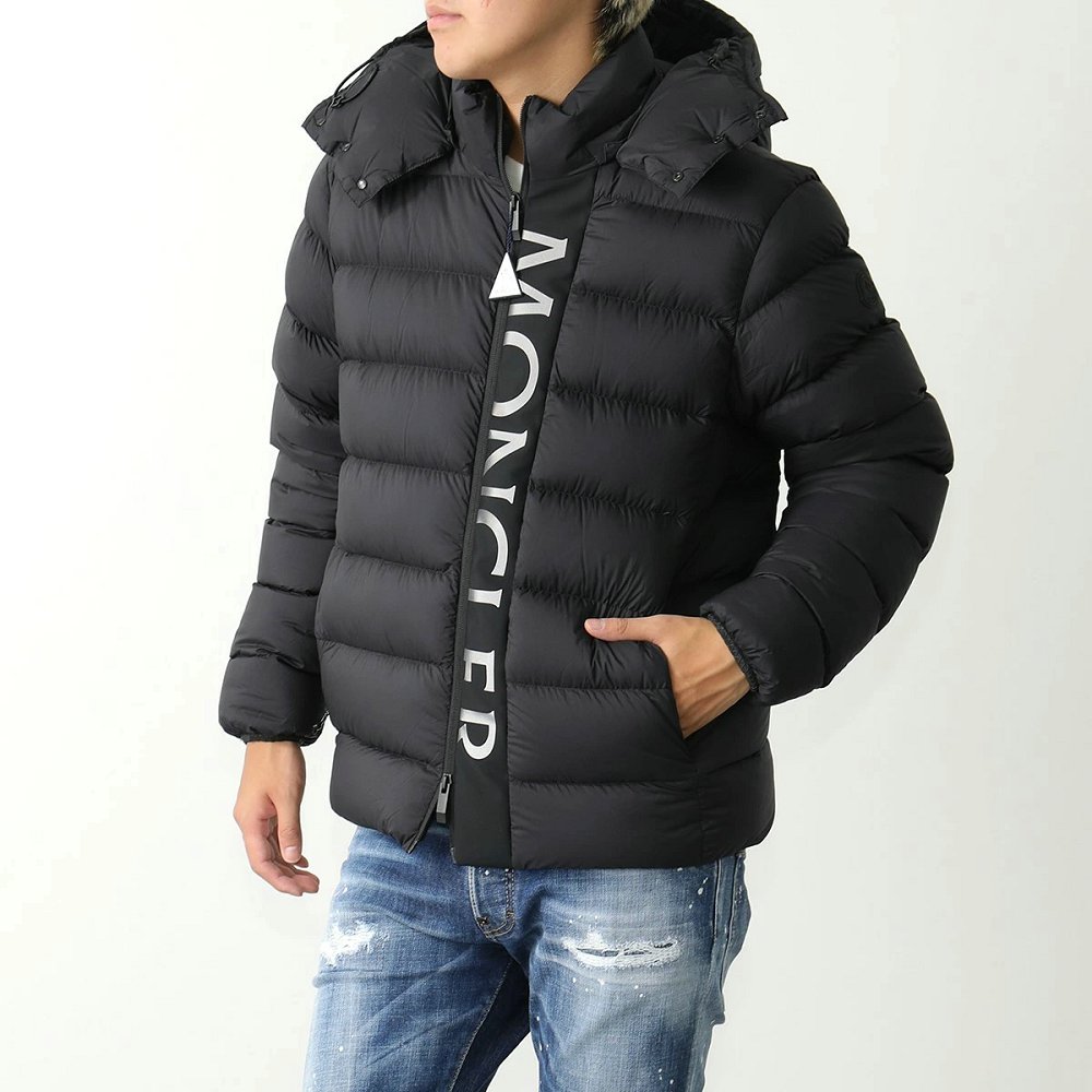 モンクレール マットブラック ダウンジャケット UME ウメ JACKET メンズ ナイロン ロゴ ショート丈 軽量 フード付き 1A00034 596K7 999