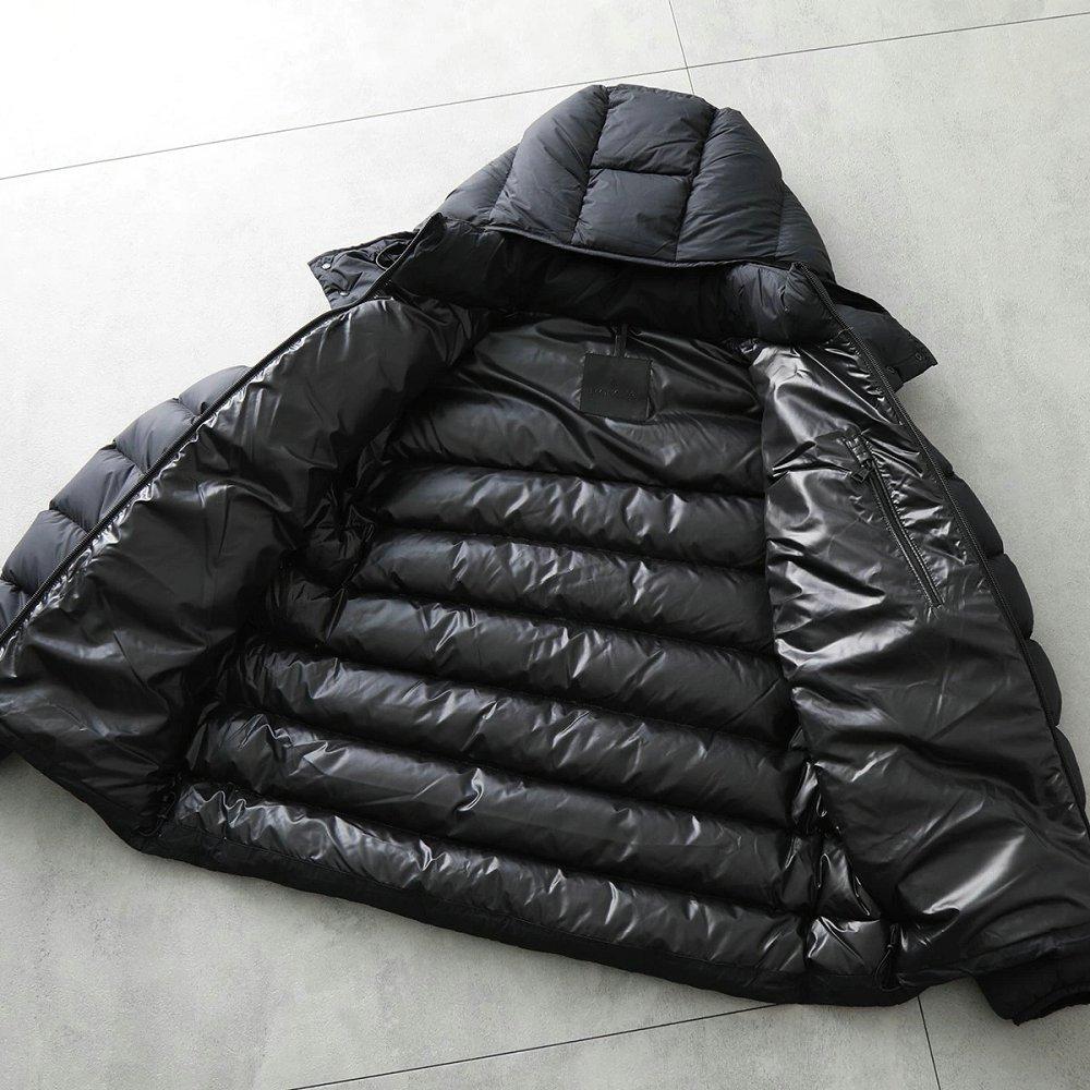 モンクレール マットブラック ダウンジャケット UME ウメ JACKET メンズ ナイロン ロゴ ショート丈 軽量 フード付き 1A00034 596K7 999