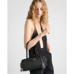 プラダ パドロック付 スモール Re-Nylon xレザー トップハンドルバッグ 1BB133_2C8Q_F0002