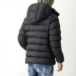 モンクレール マットブラック ダウンジャケット UME ウメ JACKET メンズ ナイロン ロゴ ショート丈 軽量 フード付き 1A00034 596K7 999