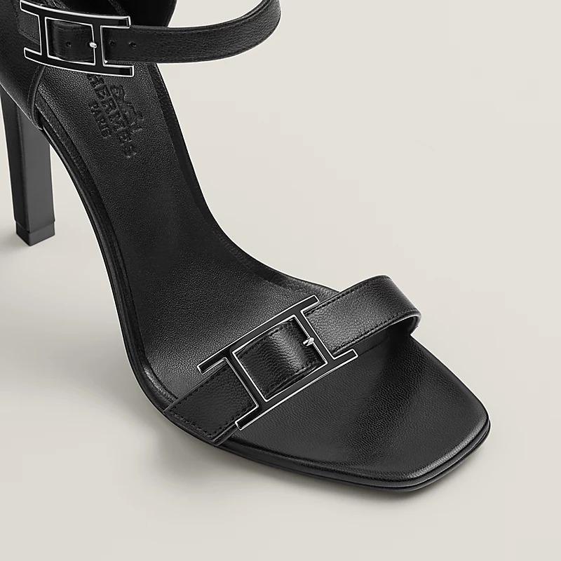 HERMES レディース Judy 105 Hロゴバックル ストラップサンダル H242035Z 02