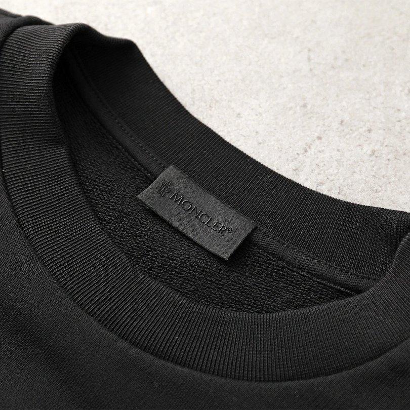 モンクレール マットブラック スウェットシャツ メンズ クルーネック 刺繍ロゴ コットン 8G00040 809KR 999