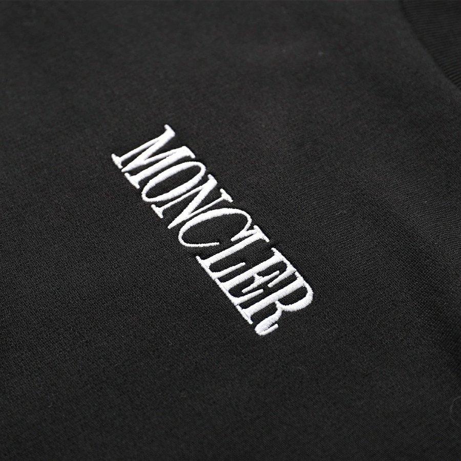 モンクレール マットブラック スウェットシャツ メンズ クルーネック 刺繍ロゴ コットン 8G00040 809KR 999