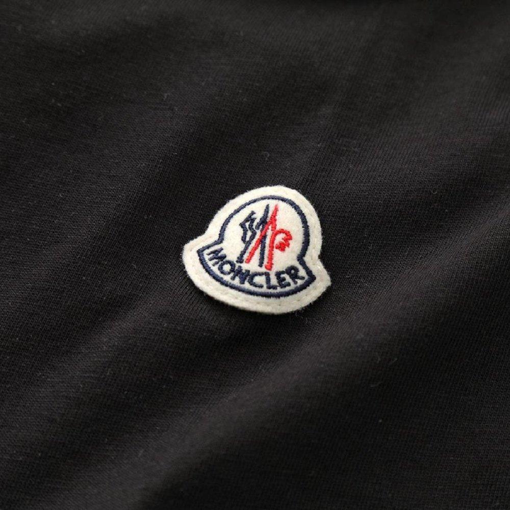 モンクレール 半袖 Tシャツ メンズ カットソー スタッズ装飾 アイコンパッチ クルーネック コットン 8C00015 8390T