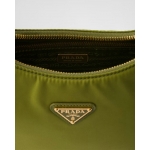 プラダ Re-Edition 2005 Re-Nylon ハンドバッグ ミニバッグ 1N204M_R064