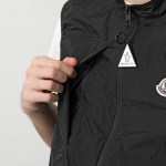 モンクレール ベスト ARASHI GILET アラシ メンズ ナイロン ロゴパッチ スタンドカラー 1A00122 5396L 999