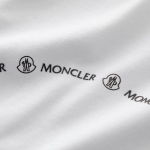 モンクレール 半袖 Tシャツ メンズ カットソー ロゴT アイコンパッチ クルーネック コットン 8C00027 8390T