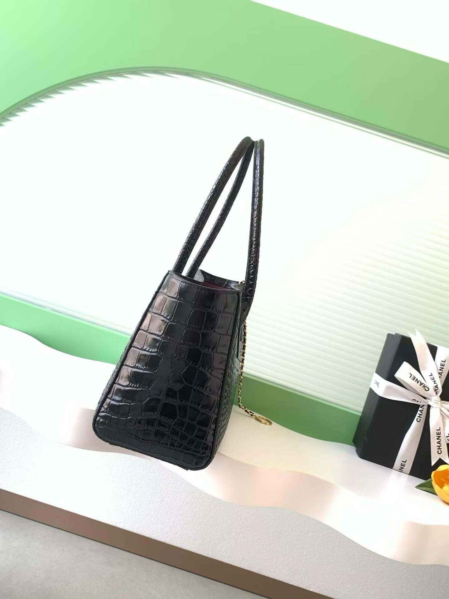 シャネル スモールショッピングバッグ クロコ型押しトートバック ブラック AS6243