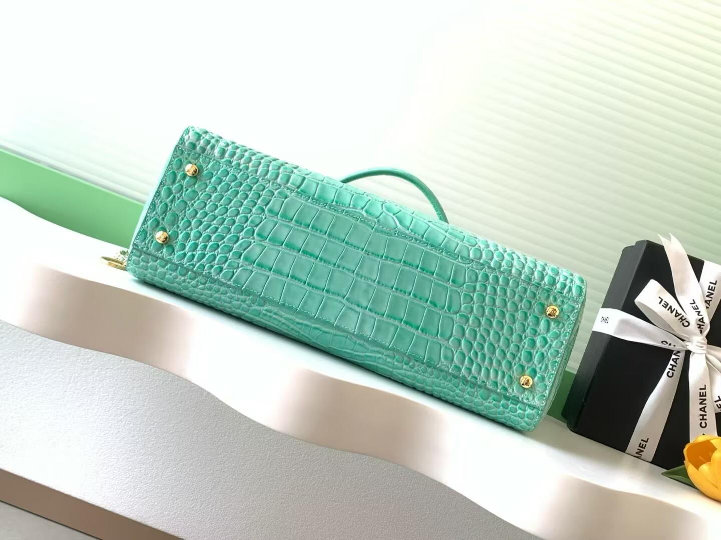 シャネル スモールショッピングバッグ クロコ型押しトートバック グリーン AS6243