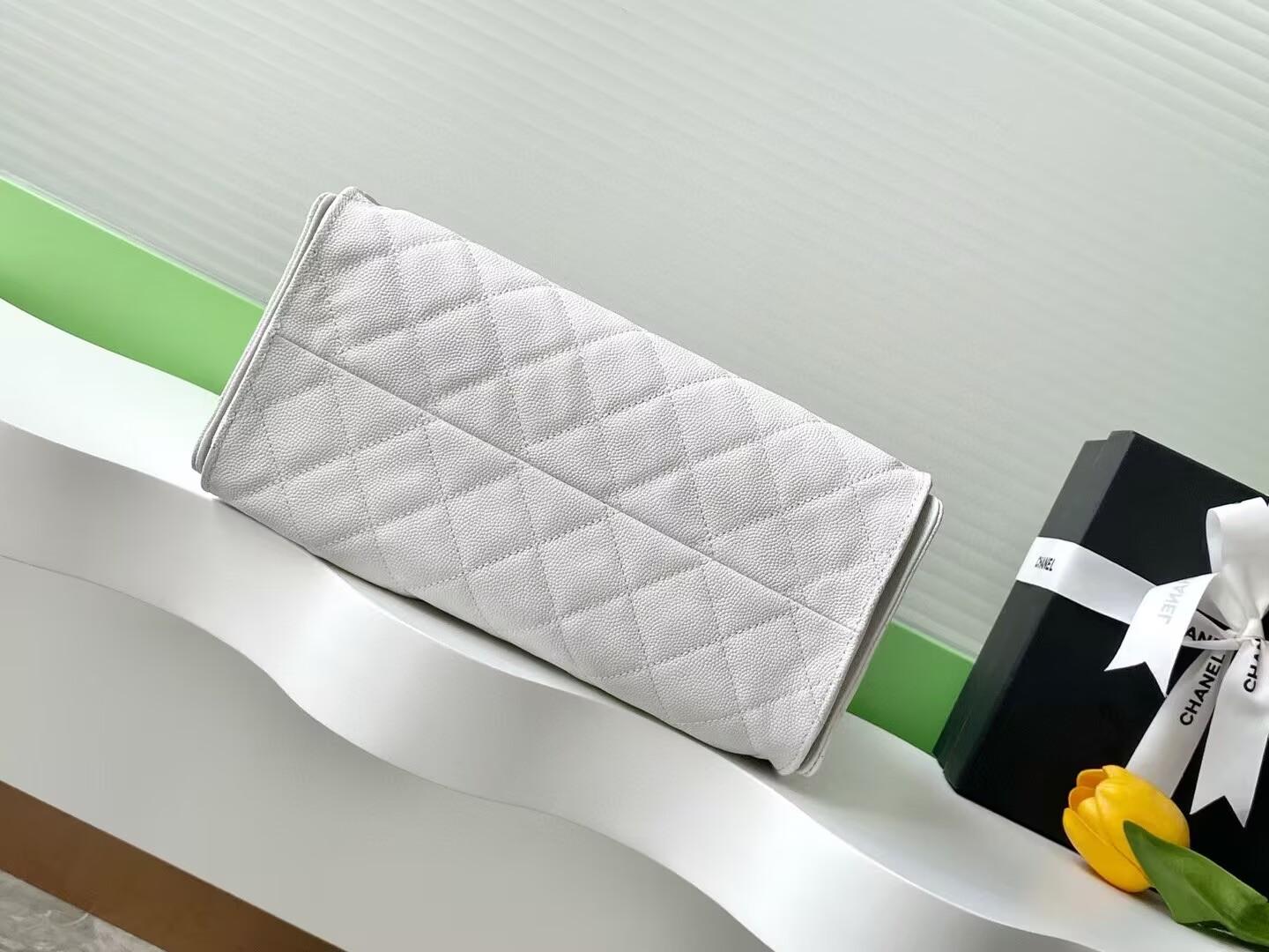CHANEL スモールバッグ ホワイト チェーン 2WAY AS5293 B20304 10601