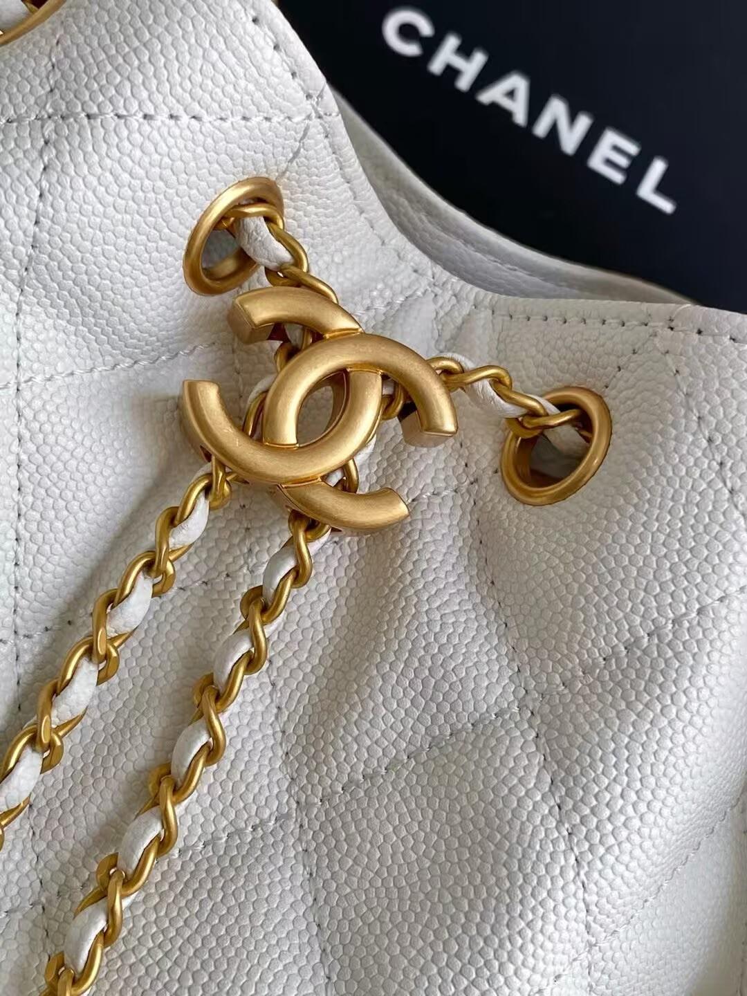 CHANEL スモールバッグ ホワイト チェーン 2WAY AS5293 B20304 10601