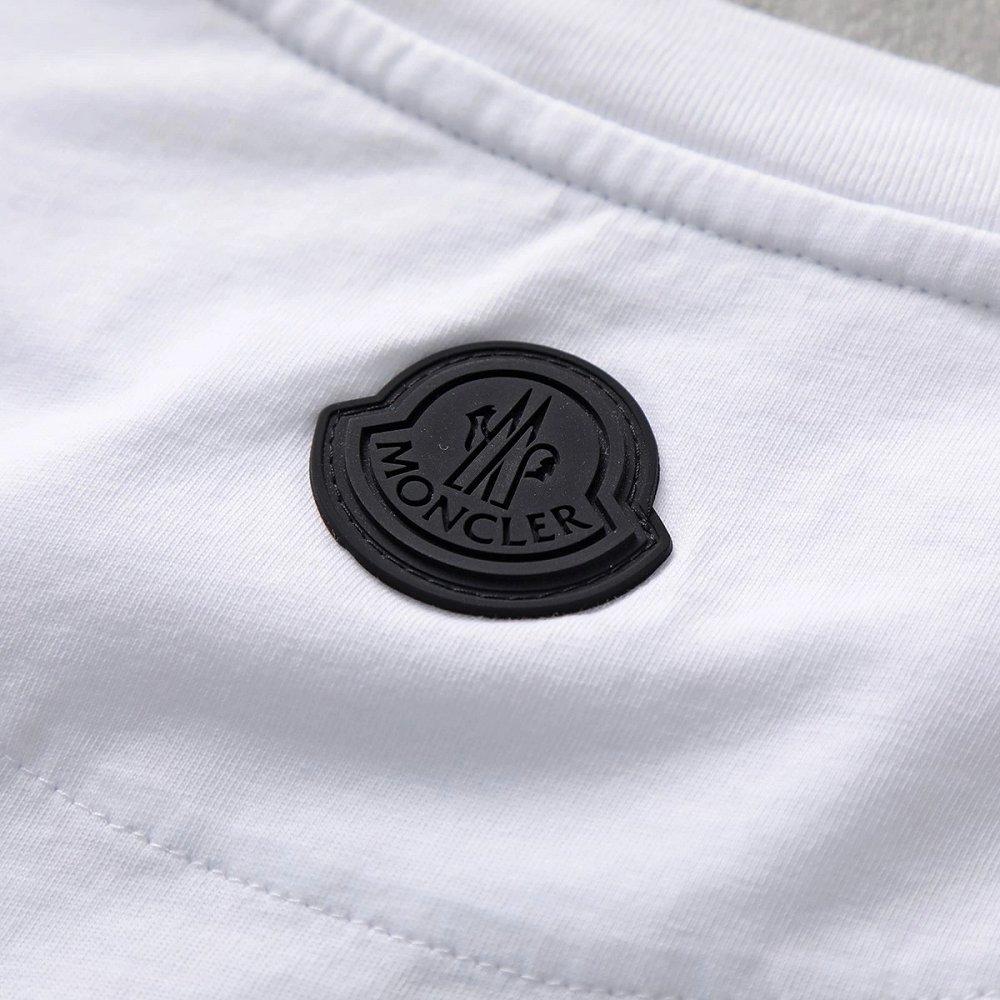 モンクレール マットブラック 半袖 Tシャツ メンズ カットソー クルーネック ロゴT 刺繍 ラバーロゴパッチ 8C00026 829H8