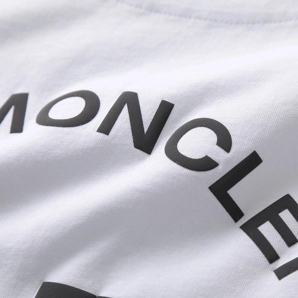 モンクレール マットブラック 半袖 Tシャツ メンズ カットソー クルーネック ロゴT 刺繍 ラバーロゴパッチ 8C00026 829H8