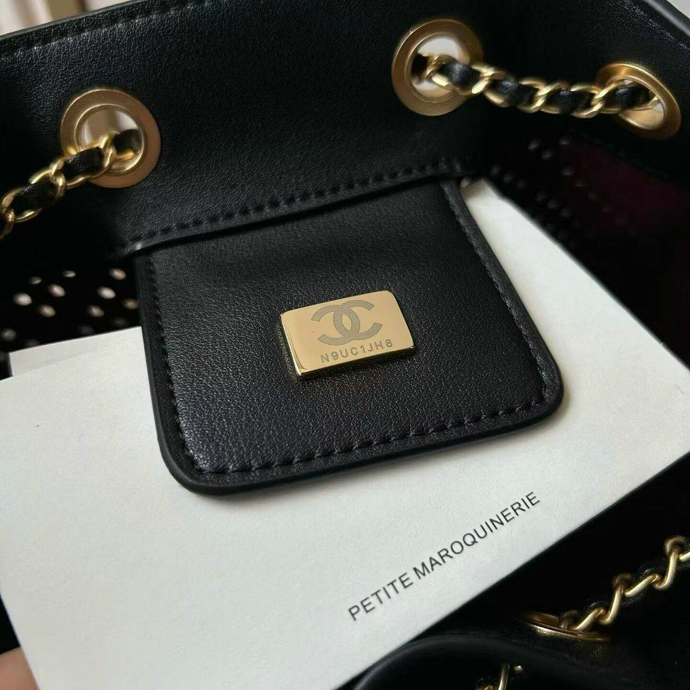 シャネル CHANEL25 スモール ハンドバッグ パンチング ブラック AS5293