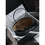 シャネル スモールショッパー トートバッグ CCロゴ カーフレザー ベージュ AS6243 B24023 94305