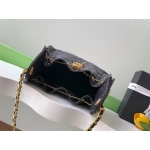シャネル CHANEL 25 CCロゴ スモール ハンドバッグ  AS5293 B20304 94305