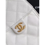 CHANEL スモールバッグ ホワイト チェーン 2WAY AS5293 B20304 10601