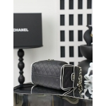 CHANEL後払い 25 スモール ハンドバッグ CCロゴ AS5293 B24123 U9622