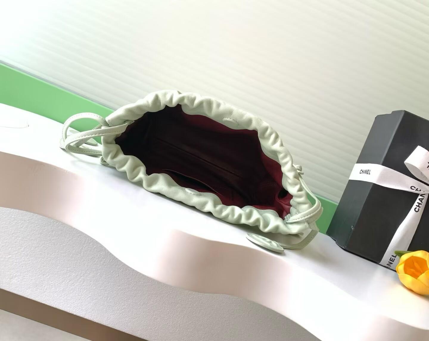 シャネル ストラップ クラッチ バッグ ラムスキン グリーン AP5227/AP5228
