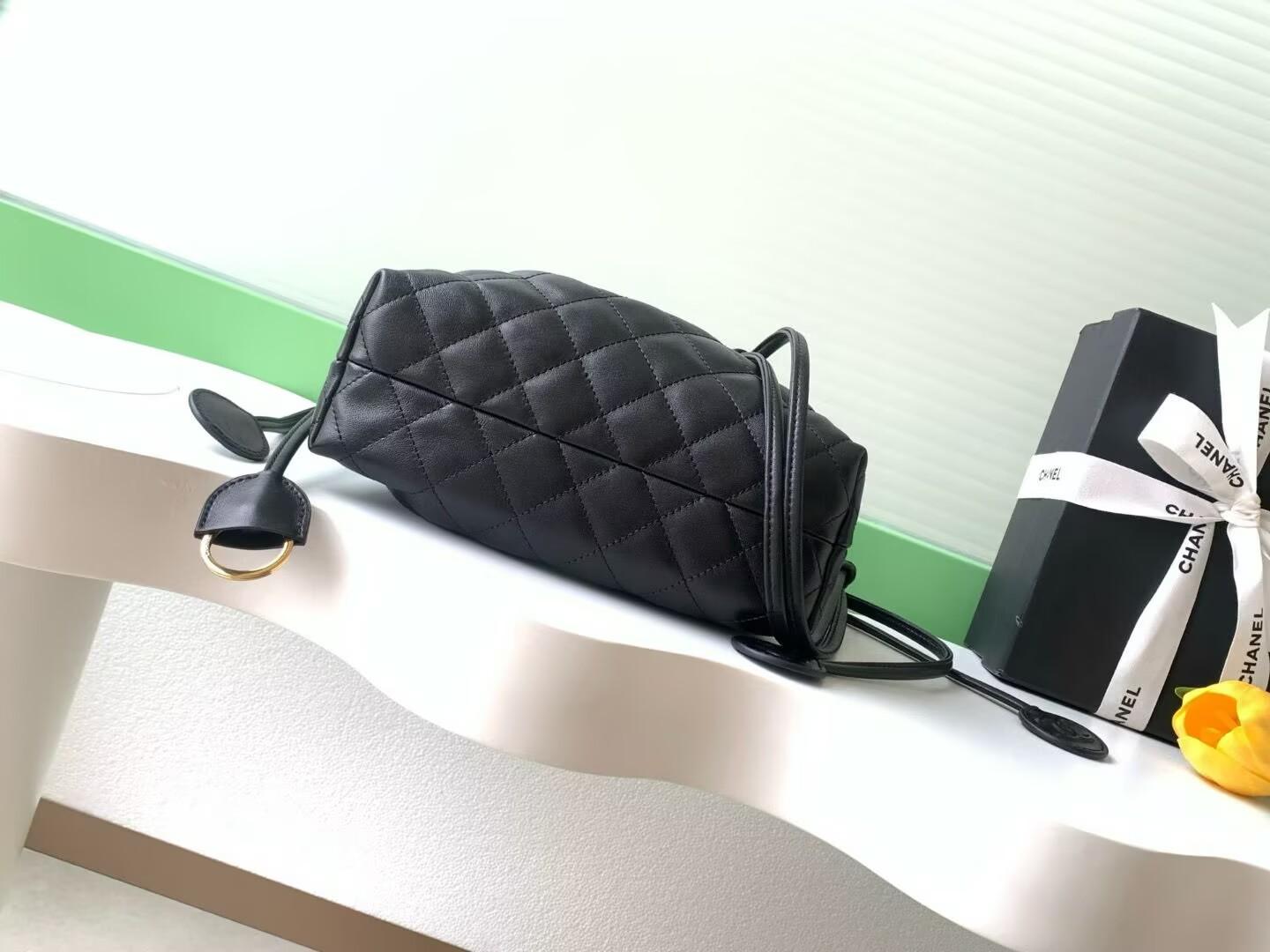 シャネル ストラップ クラッチ バッグ ラムスキン AP5227/AP5228 B23914 94305