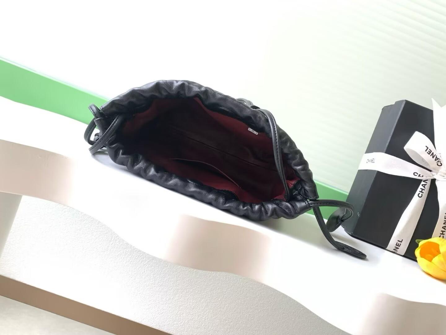 シャネル ストラップ クラッチ バッグ ラムスキン AP5227/AP5228 B23914 94305