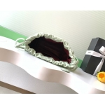 シャネル ストラップ クラッチ バッグ ラムスキン グリーン AP5227/AP5228