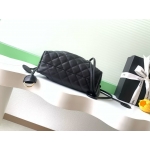 シャネル ストラップ クラッチ バッグ ラムスキン AP5227/AP5228 B23914 94305