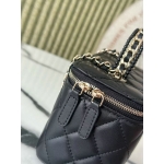 CHANEL ヴァニティバッグ トップハンドル ブラック AP2199