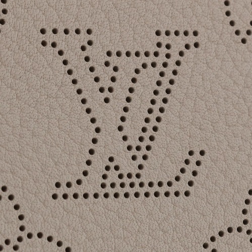 LOUIS VUITTON ルイヴィトン 長財布 マヒナ ジッピー・ウォレット ガレ M69821